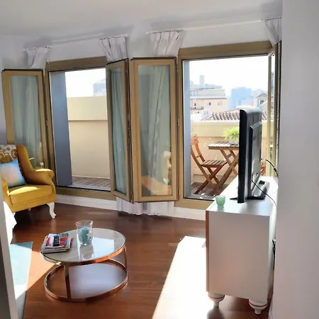 Homely Felix Saenz Malaguese Apartment Malaga